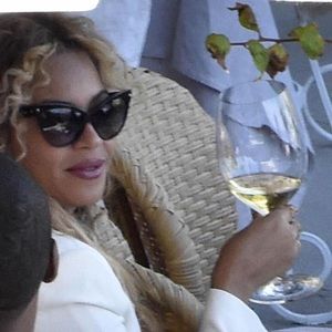 Meet your Posher, Mya